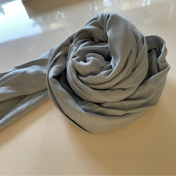 Light Blue Pashmina Scarf. Made in India. - Picture 7 of 10